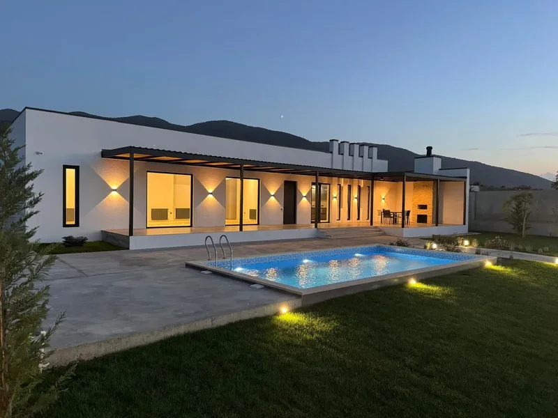 Sunning Newly-Built Villa in Saguramo