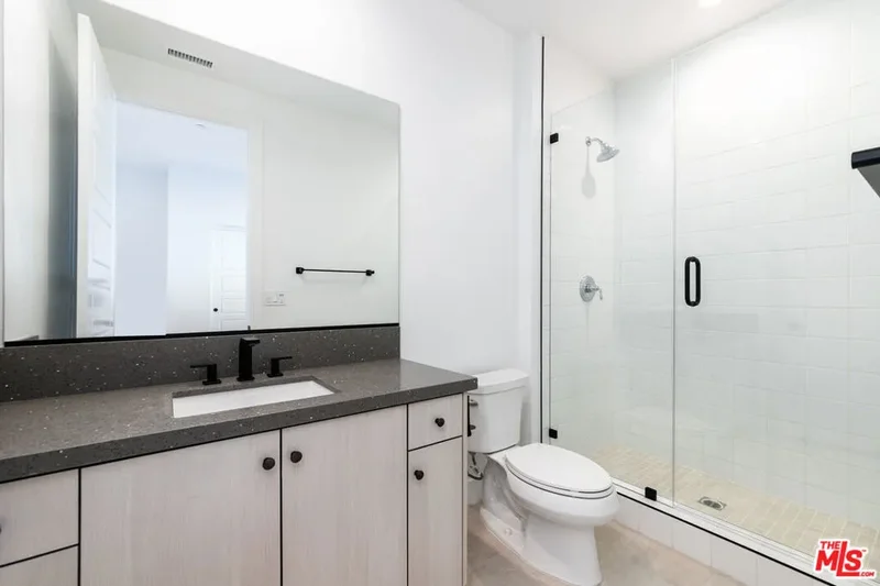 11770 N Hillsborough Lane, Los Angeles, California, United States. - Photo 44