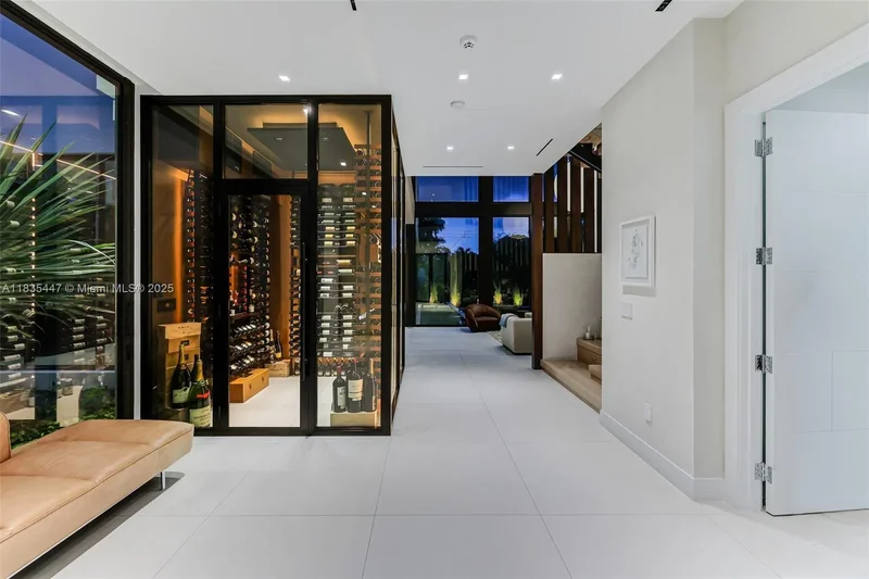 2355 Meridian Ave, Miami Beach, Florida, United States. - Photo 17
