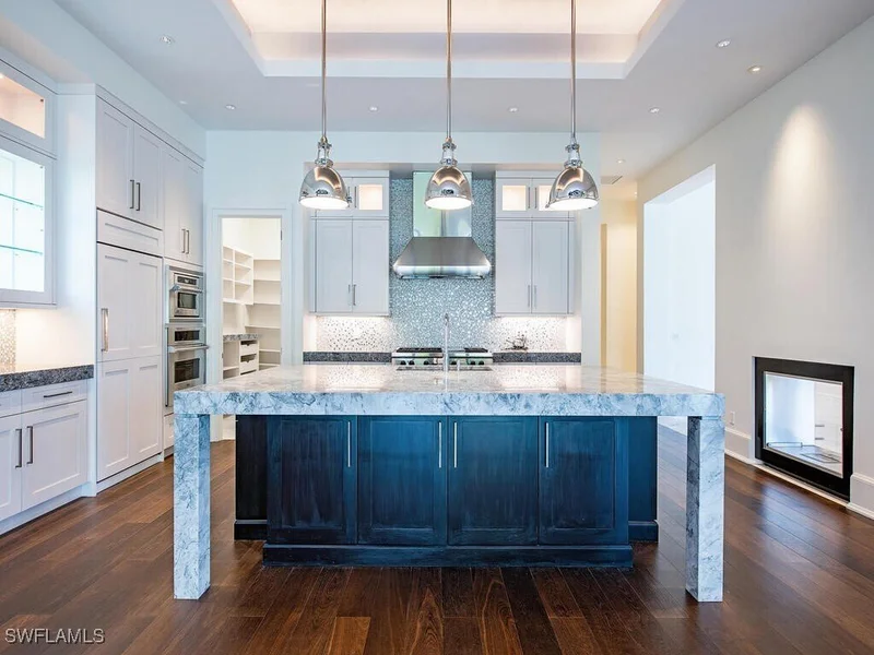 605 Galleon Drive, Naples, Florida, United States. - Photo 2
