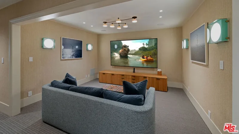 525 Spoleto Drive, Los Angeles, California, United States. - Photo 20