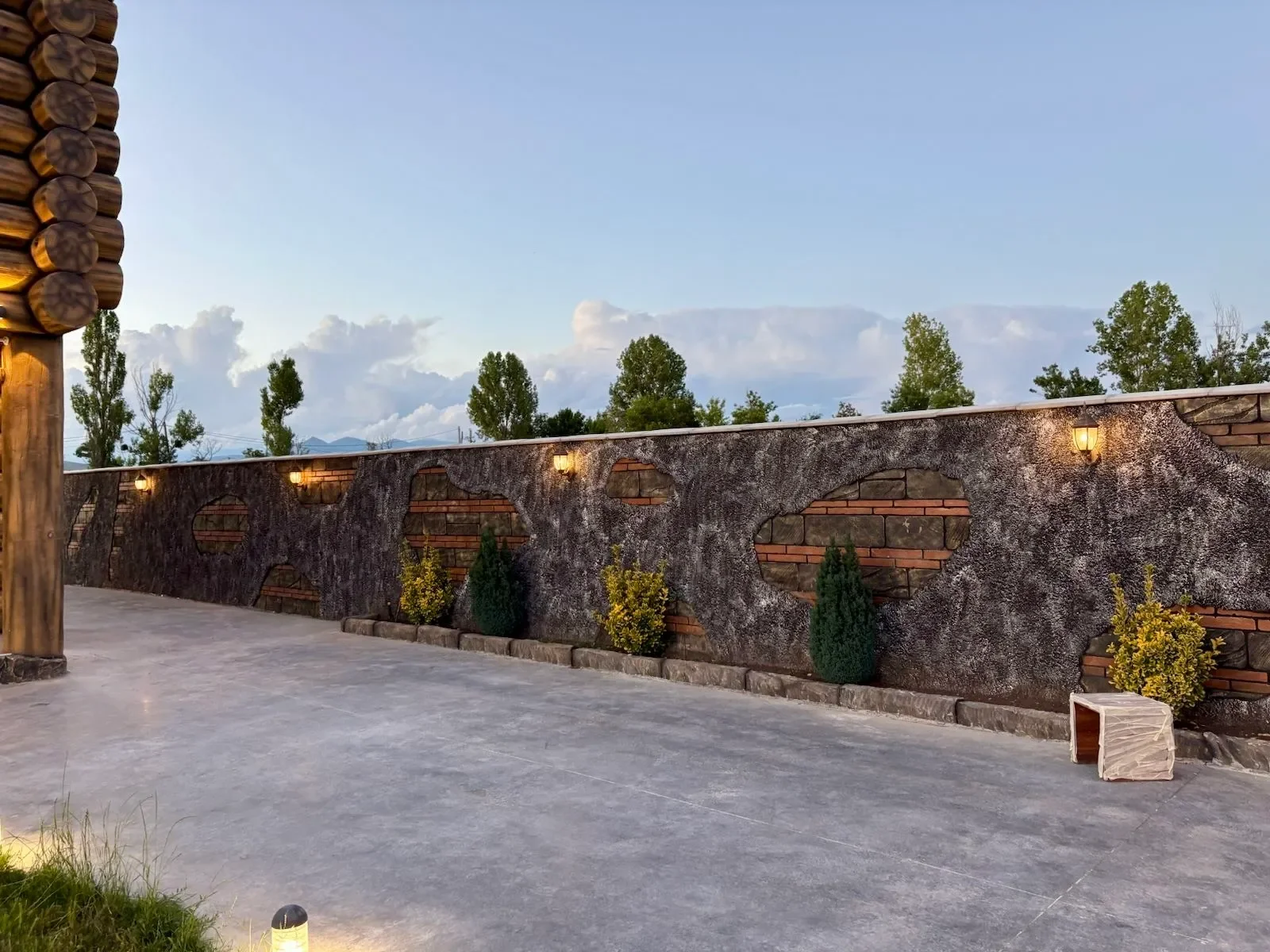 Exterior photo 7
