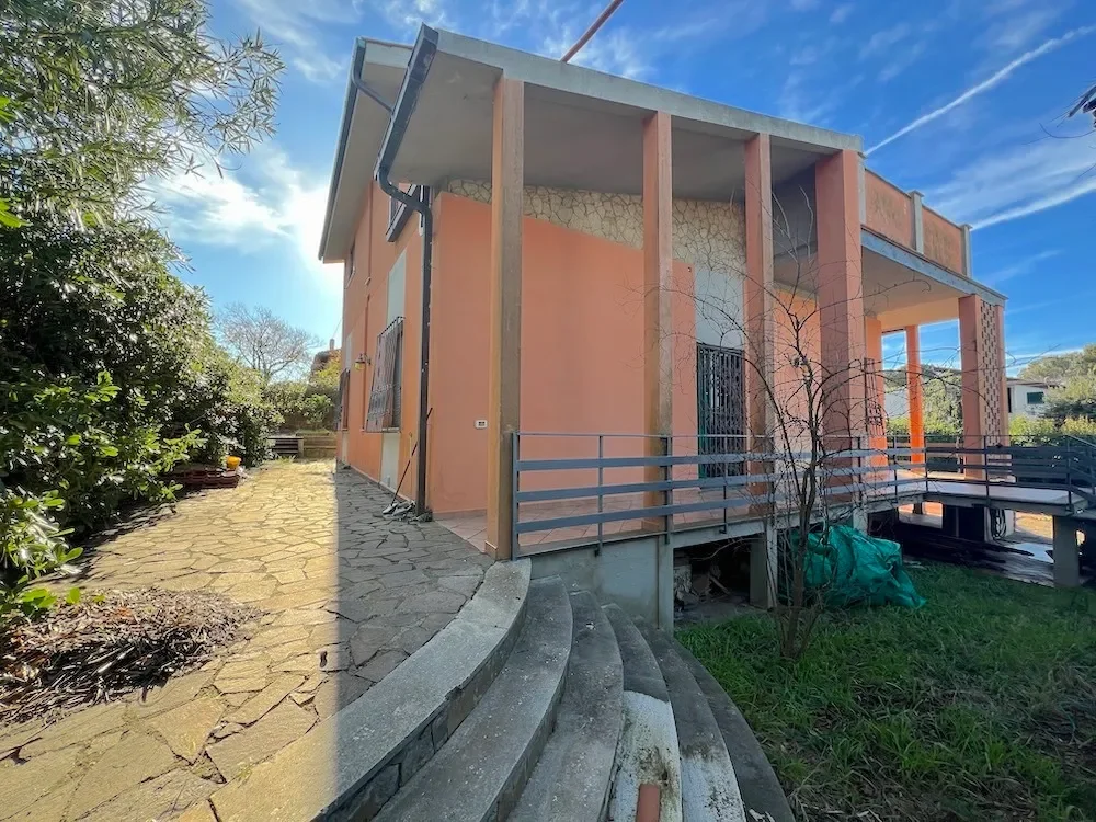 Exterior photo 11