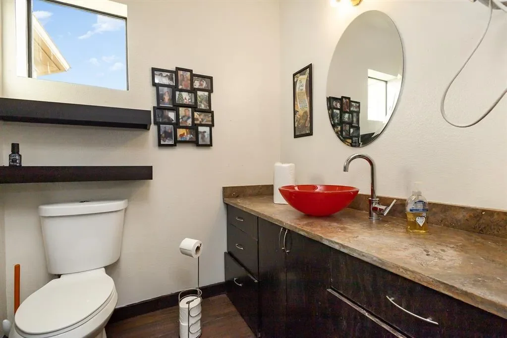 1031 Mallard Pointe Drive, Grand Prairie, Texas, United States. - Photo 25