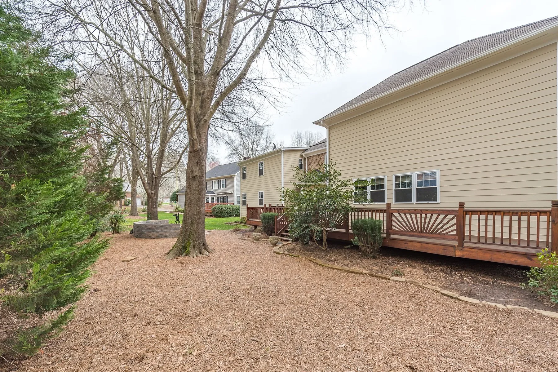 Exterior photo 6