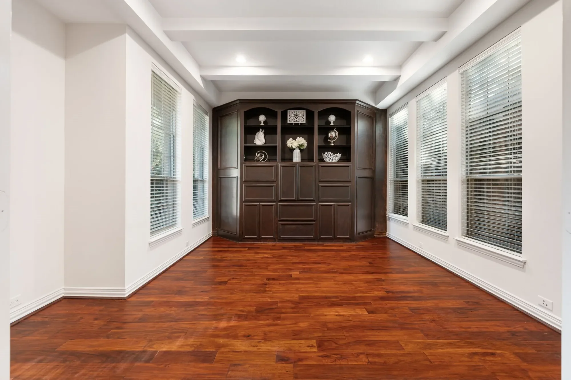 187 E Lansdowne Circle, The Woodlands, TX 77382, The Woodlands, Texas, United States. - Photo 9