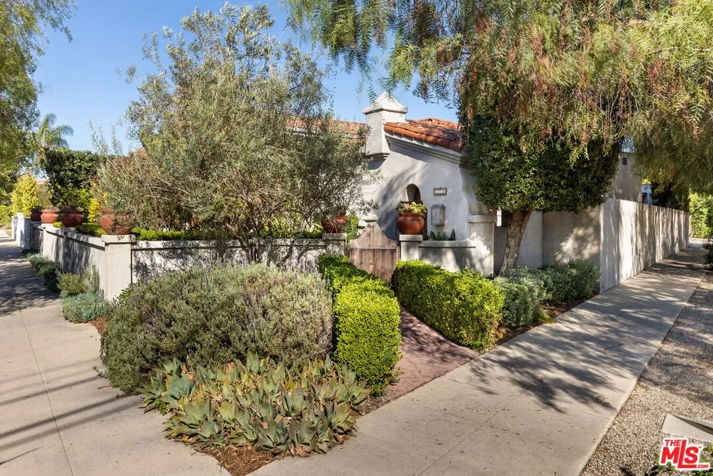 1772 S Ogden Drive, Los Angeles, California, United States. - Photo 36