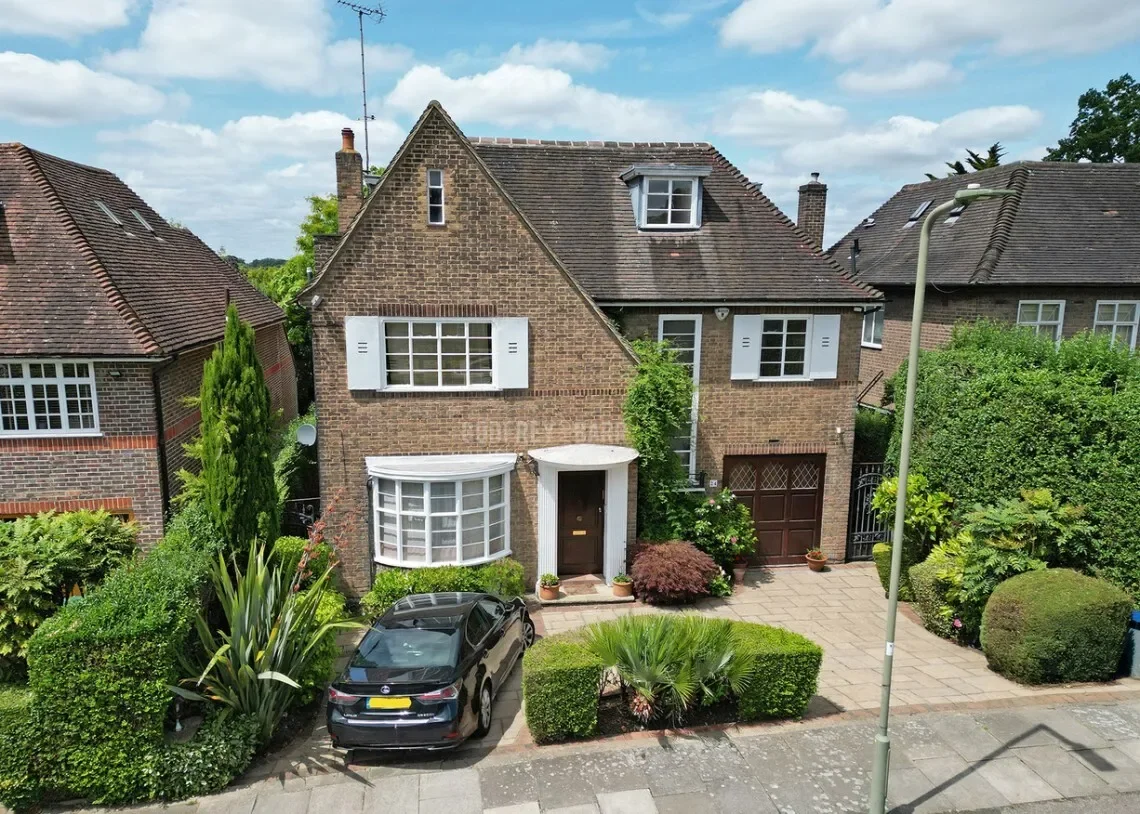 Church Mount Hampstead Garden Suburb N2, London, England, United Kingdom. - Photo 13