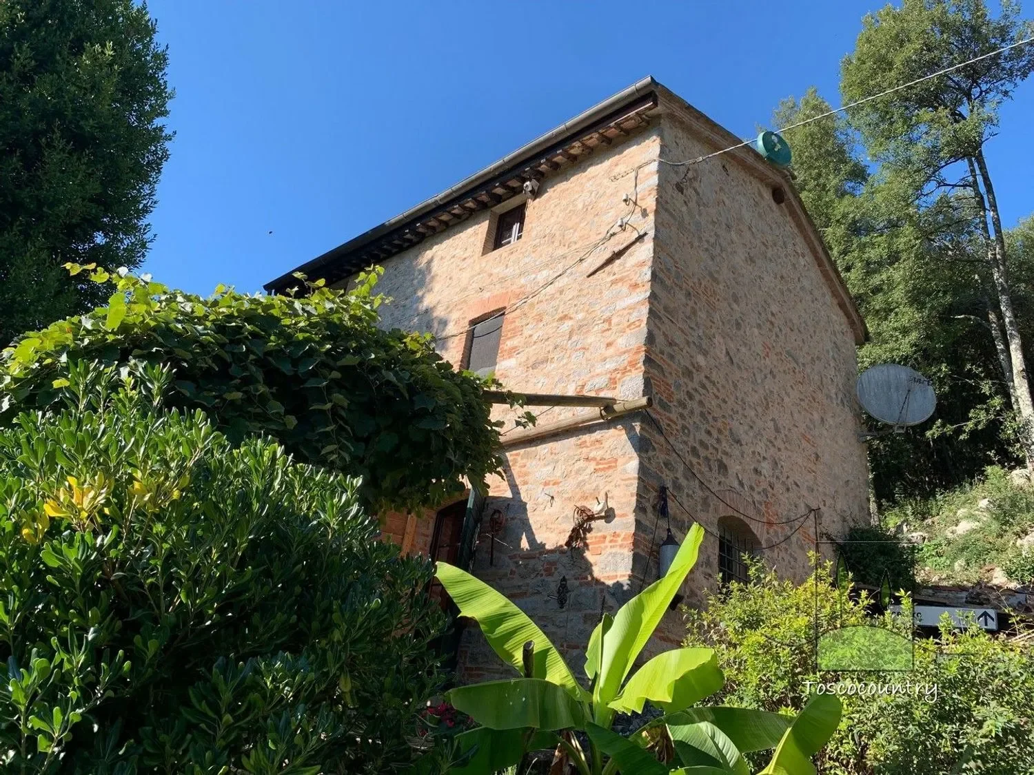 Exterior photo 9
