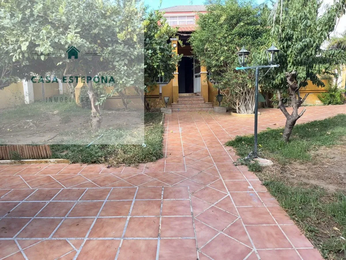Exterior photo 6