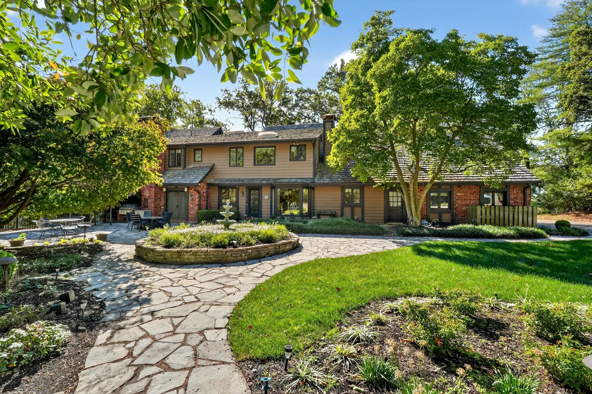 73 Overhills Drive , Ladue, MO 63124, Ladue, Missouri, United States. - Photo 36
