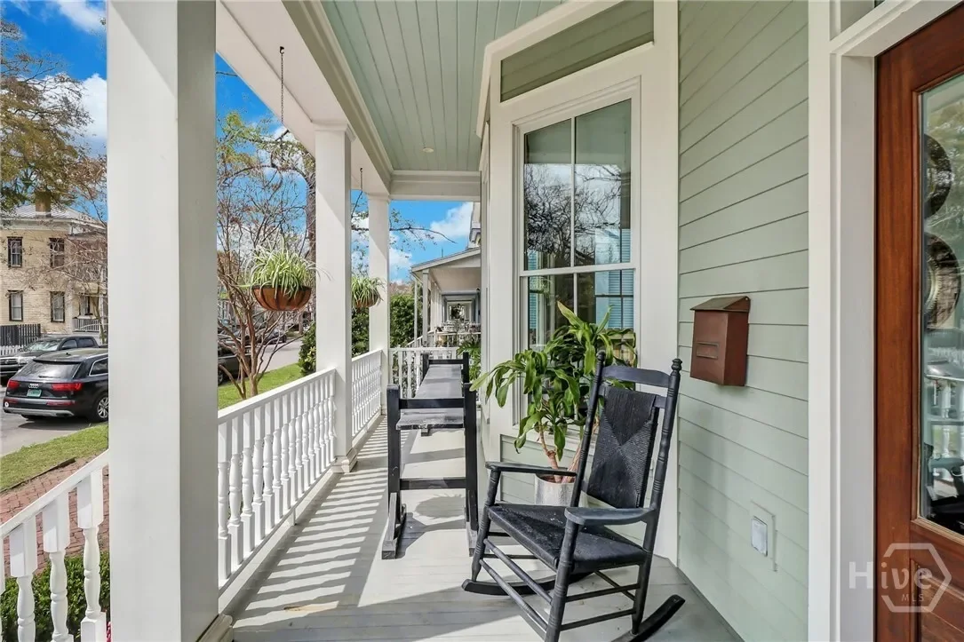 Exterior photo 7
