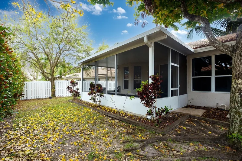 801 NW 130th Ave, Pembroke Pines, Florida, United States. - Photo 17