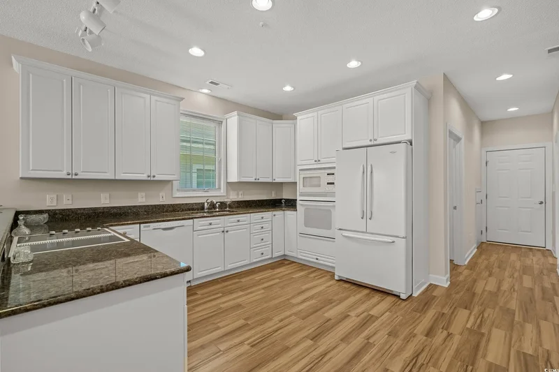 907 Tidewater Dr., North Myrtle Beach, SC 29582, North Myrtle Beach, South Carolina, United States. - Photo 6