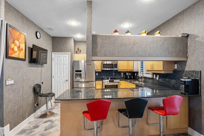113 Yacht Club Circle, North Redington Beach, FL 33708, Madeira Beach, Florida, United States. - Photo 9