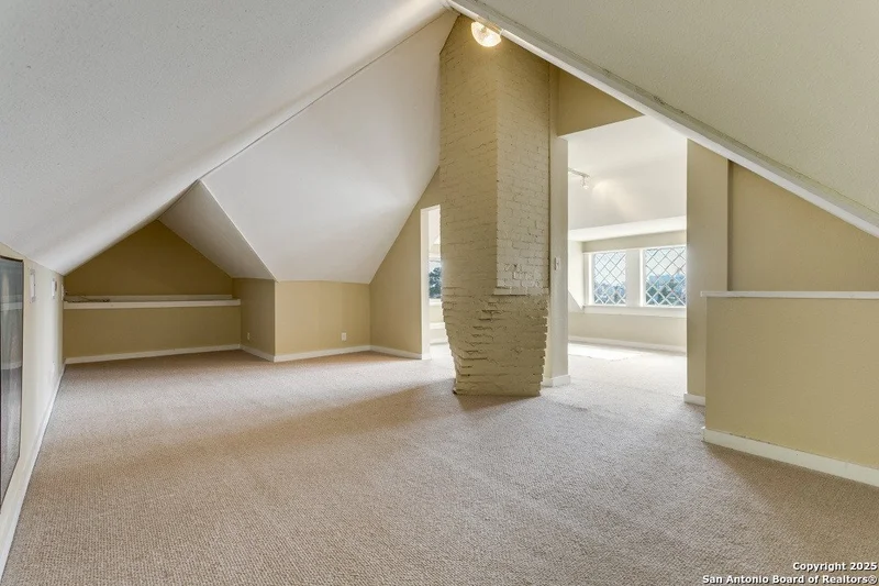 305 W Ashby, San Antonio, TX 78212, San Antonio, Texas, United States. - Photo 25