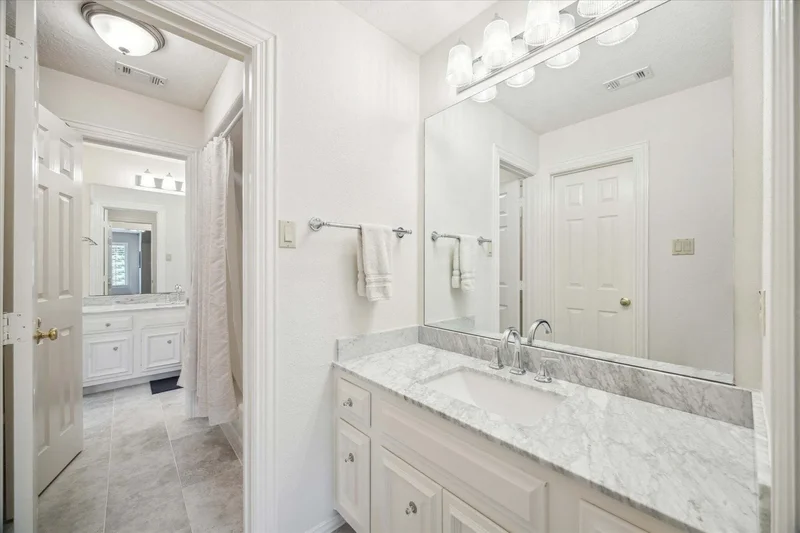718 Marywood Chase, Houston, TX 77079, Houston, Texas, United States. - Photo 17