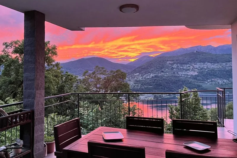 Villa In Dominant Position With Lake View