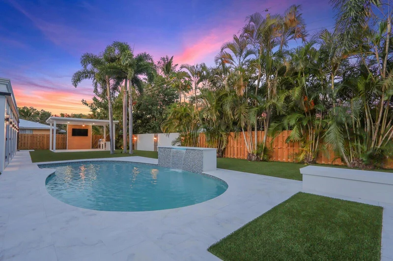 391 W Riverside Drive, Tequesta, Florida, United States. - Photo 26