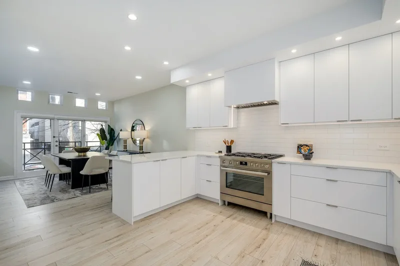 123 W Oak Street #K, Chicago, Illinois, United States. - Photo 16