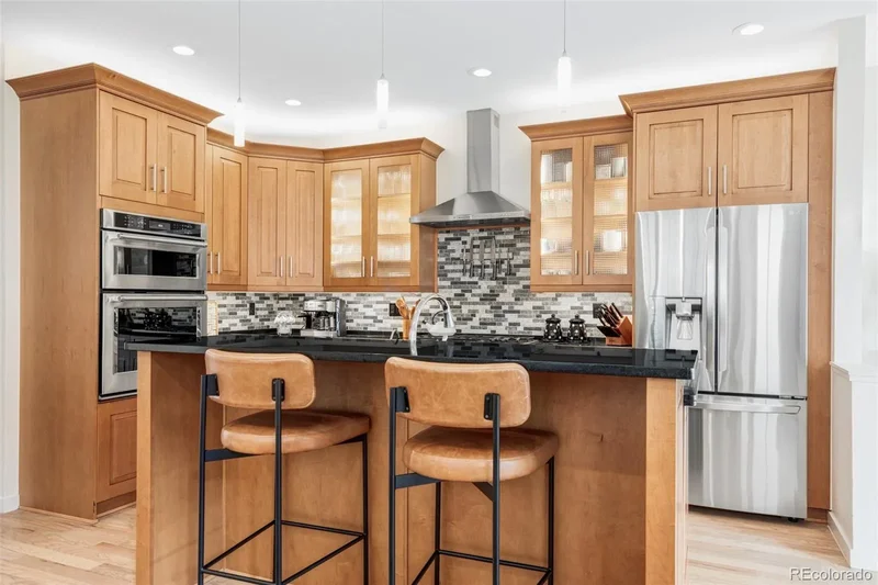6 S Madison Street, Denver, Colorado, United States. - Photo 5