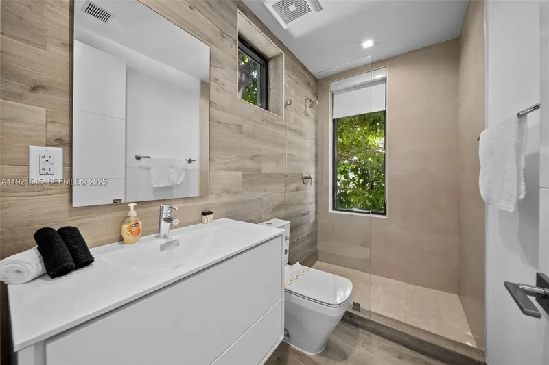 4740 Alton Rd, Miami Beach, Florida, United States. - Photo 31
