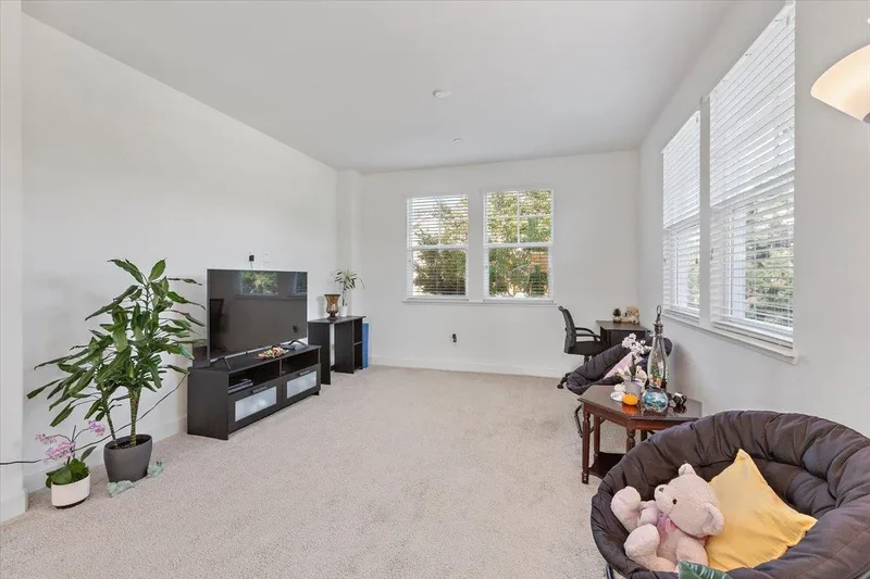 2041 Atlas Loop, Mountain View, California, United States. - Photo 9