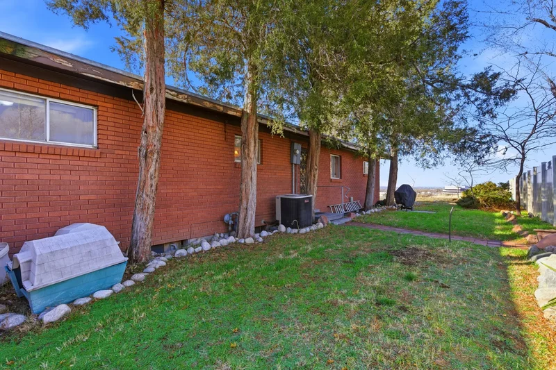 1325 E MILNE LN, Midvale, Utah, United States. - Photo 15