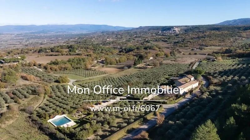 Bonnieux, Provence-Alpes-Côte d'Azur, France. - Photo 17