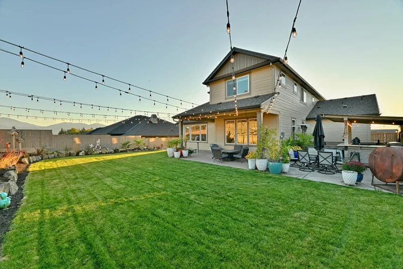 561 Autumn Hills, Medford, OR, 97504, USA, Medford, Oregon, United States. - Photo 38