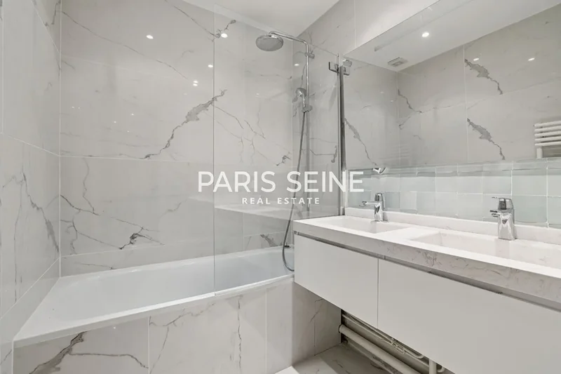 Paris, Île-de-France, France. - Photo 3