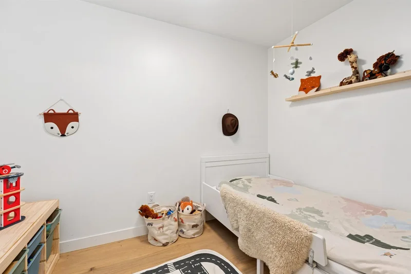 649 E 3rd Street 106, North Vancouver, British Columbia, Canada. - Photo 27