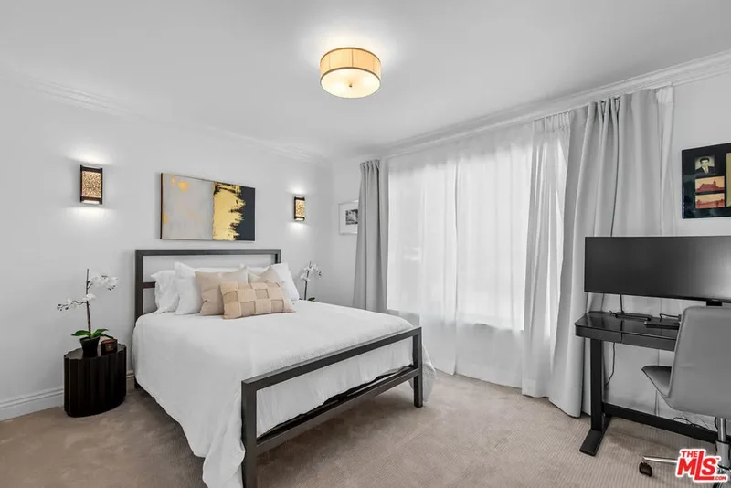 14652 Deervale Place, Los Angeles, California, United States. - Photo 40