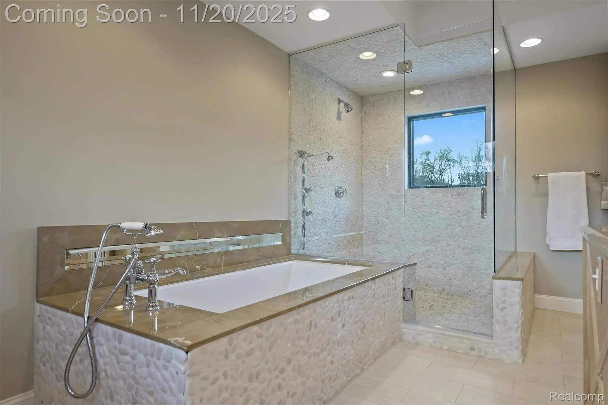 5764 Bloomfield Glens Road, West Bloomfield Charter Township, MI 48322, Farmington Hills, Michigan, United States. - Photo 25