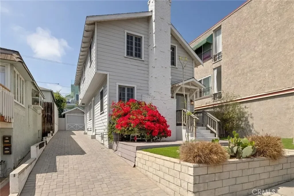 525 Manhattan Beach Boulevard, Manhattan Beach, California, United States. - Photo 30