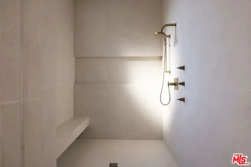 745 Sunset Avenue, Los Angeles, California, United States. - Photo 35