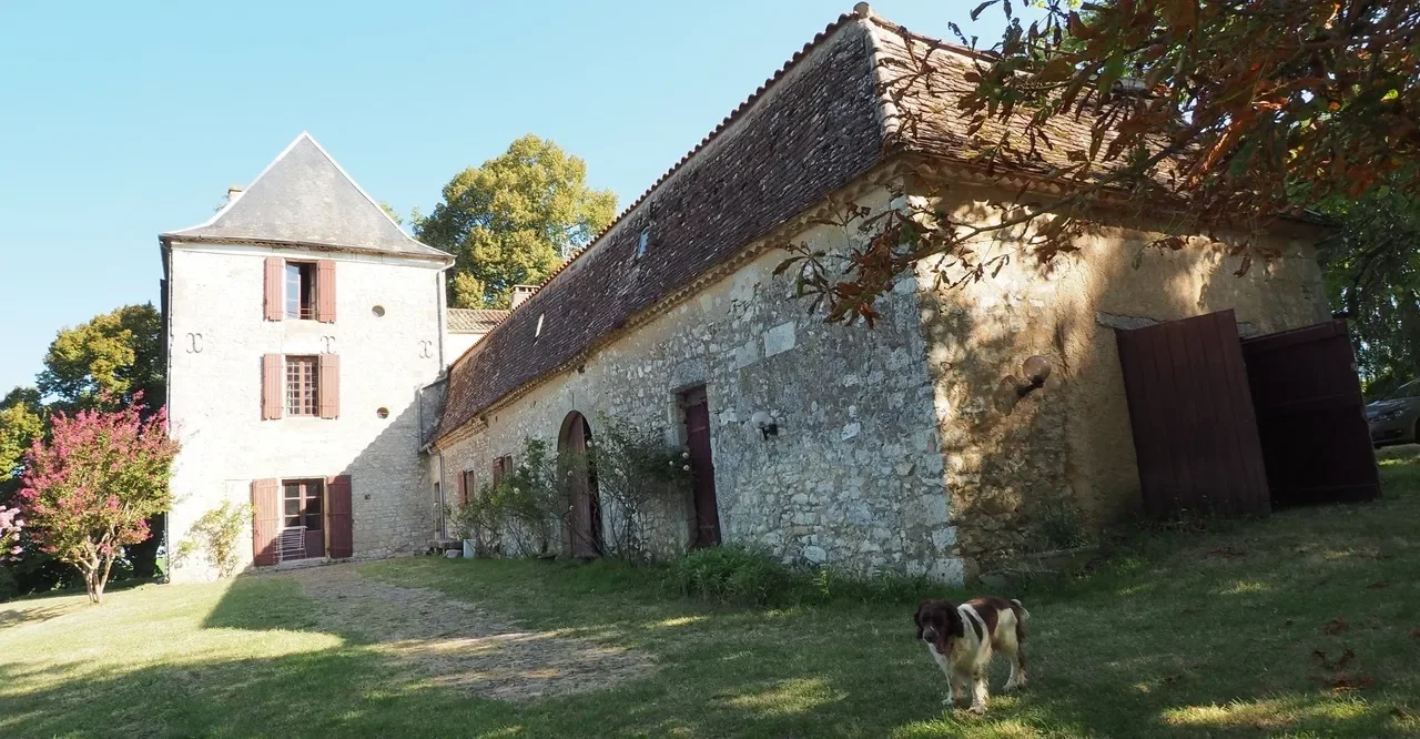 Exterior photo 2