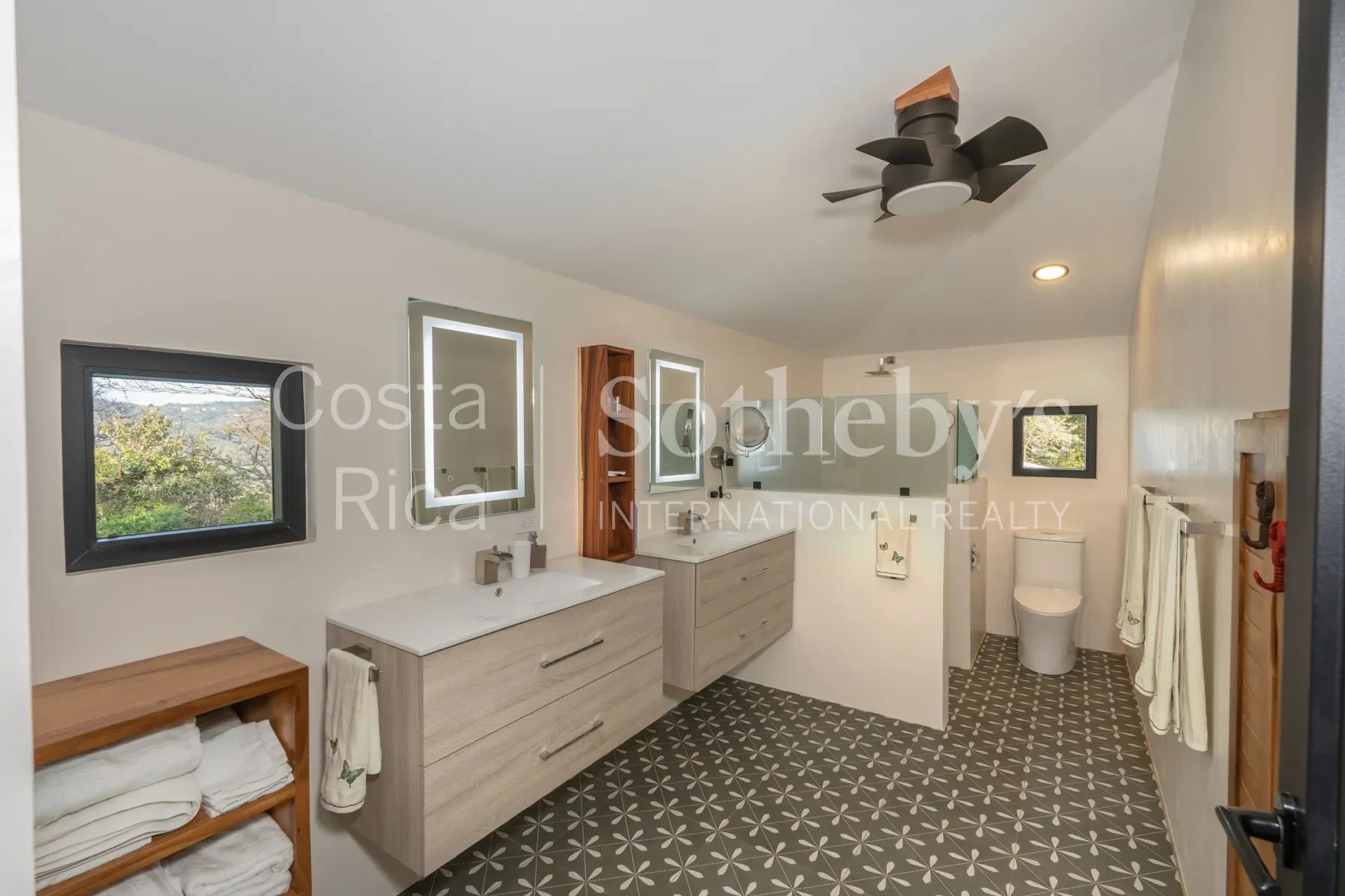 Gallery photo 4