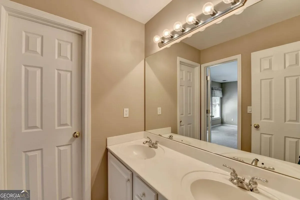 Gallery photo 6