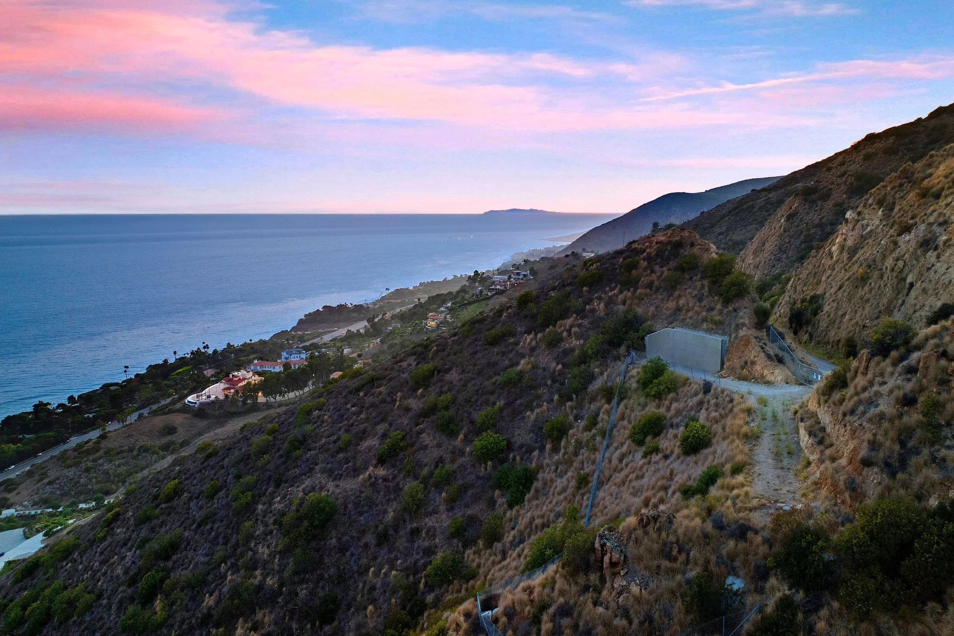 4140 Encinal Canyon Road , Malibu, CA 90265, Malibu, California, United States. - Photo 2