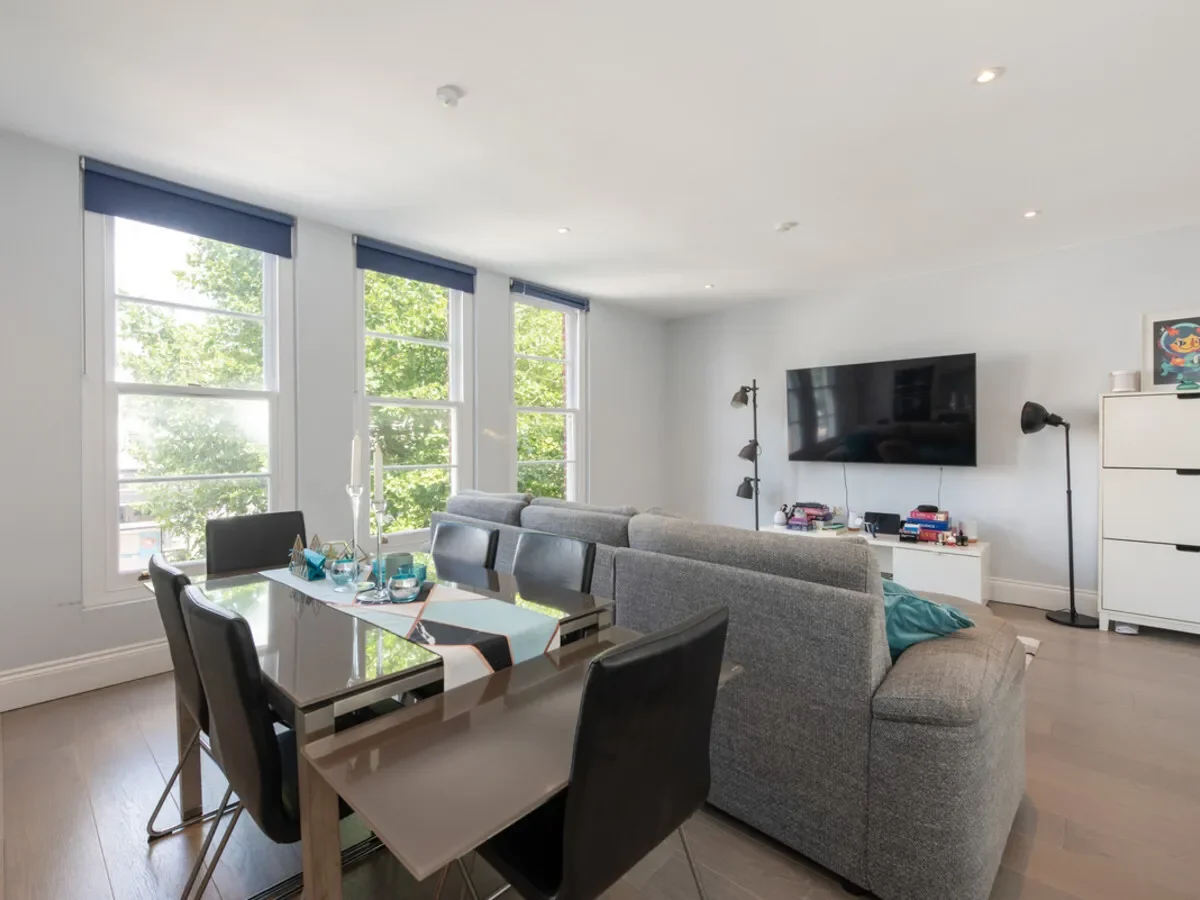 A bright and beautifully presented two bedroom apartment on Goldhawk Road.