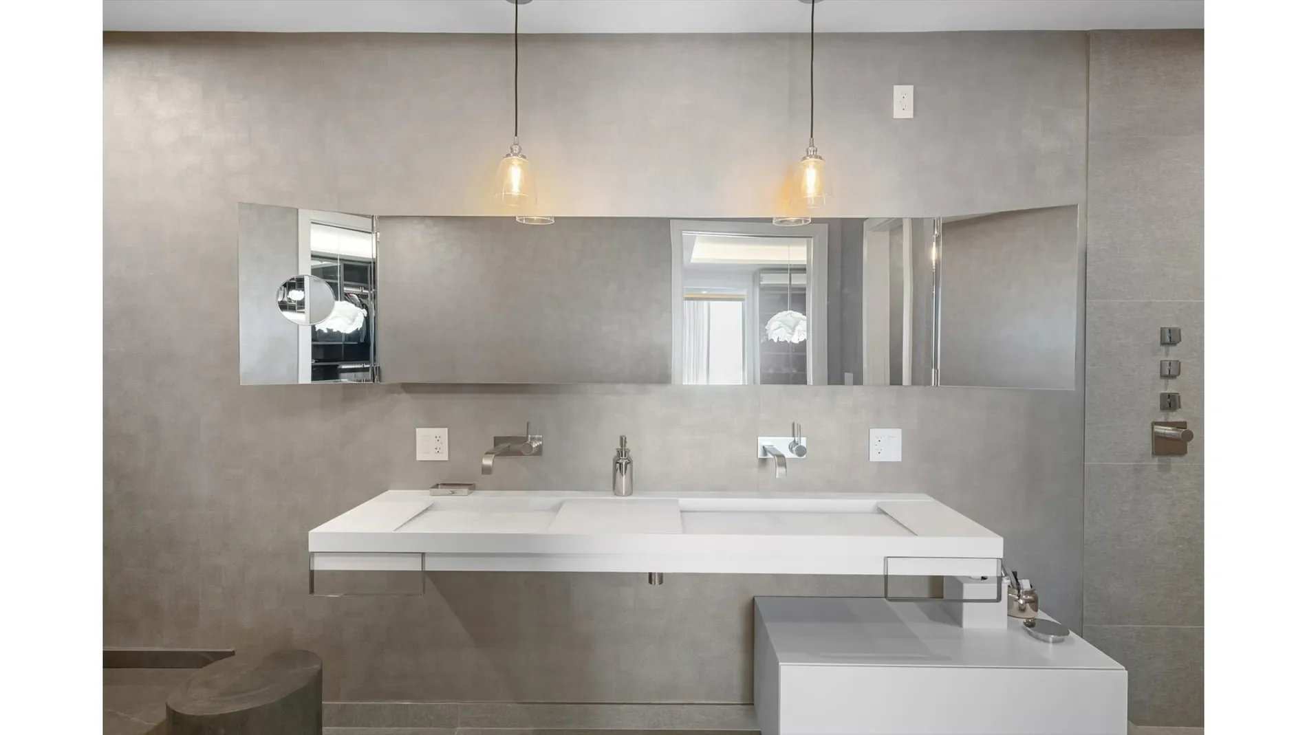 100 S Pointe Dr, Miami Beach, Florida, United States. - Photo 22