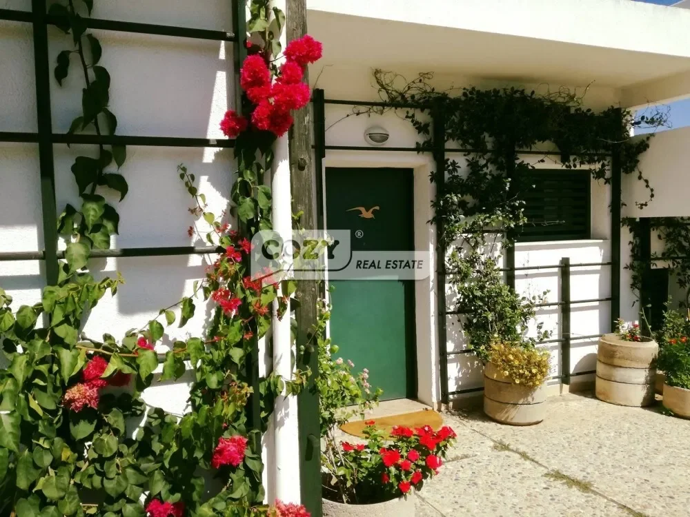 Exterior photo 7