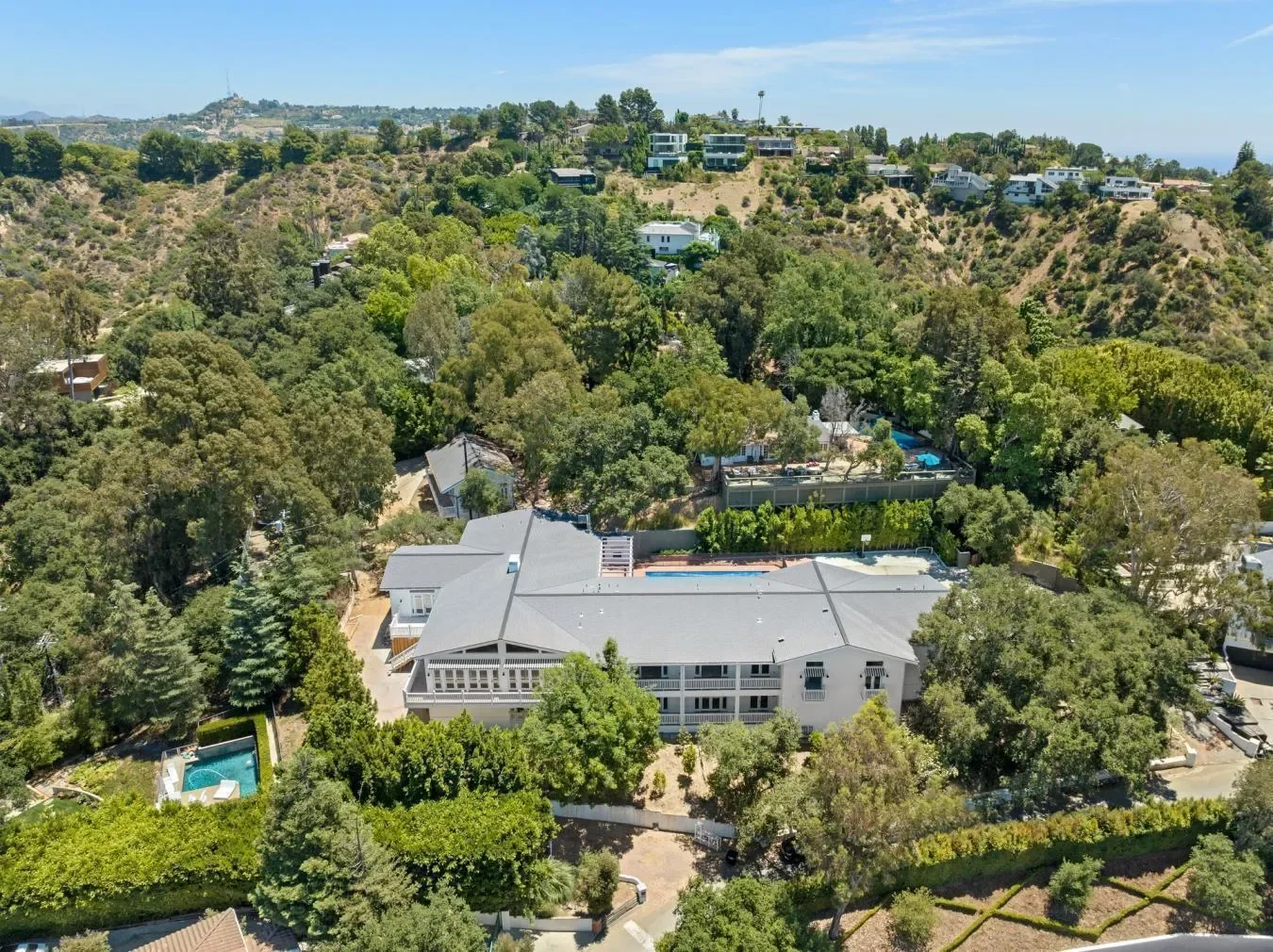 9669 Oak Pass Road, Beverly Hills, California, United States. - Photo 8