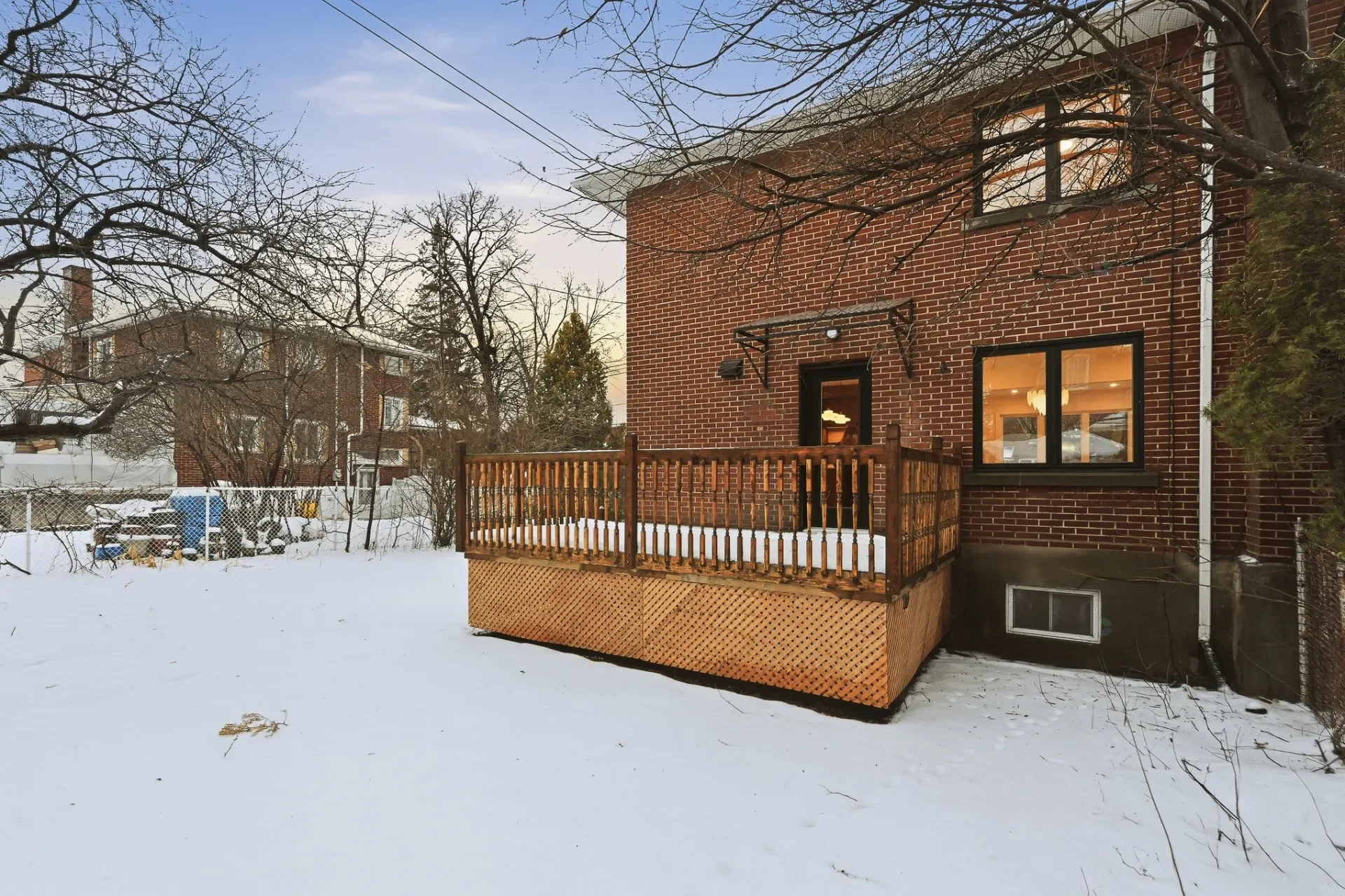 Exterior photo 3