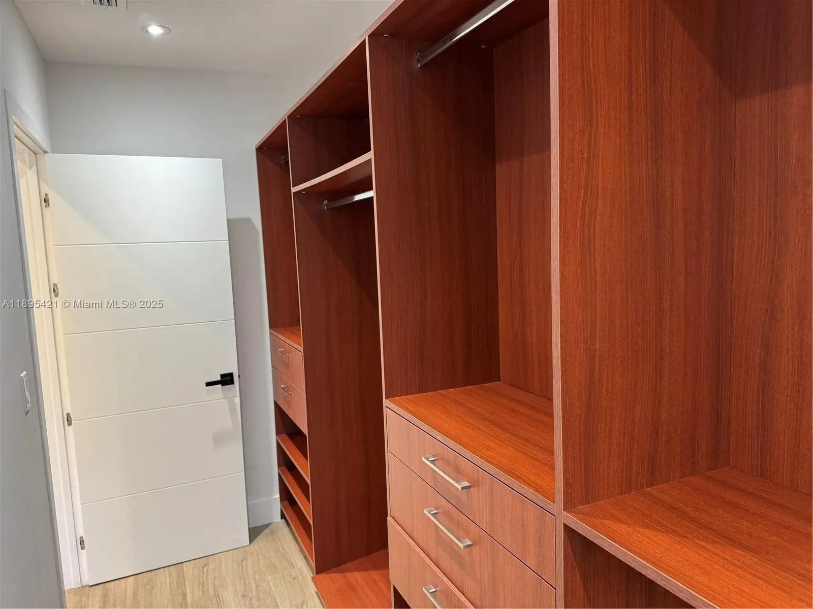 1132 NE 101ST St, Miami, Florida, United States. - Photo 15
