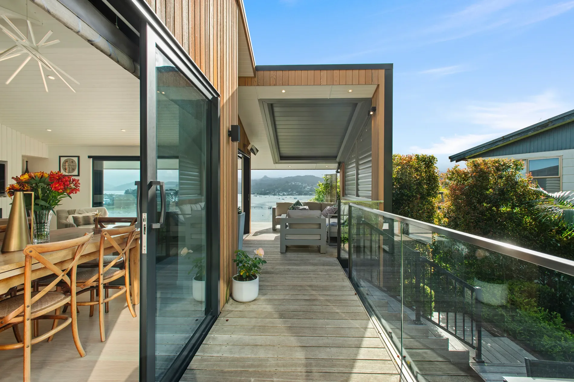 Exterior photo 2