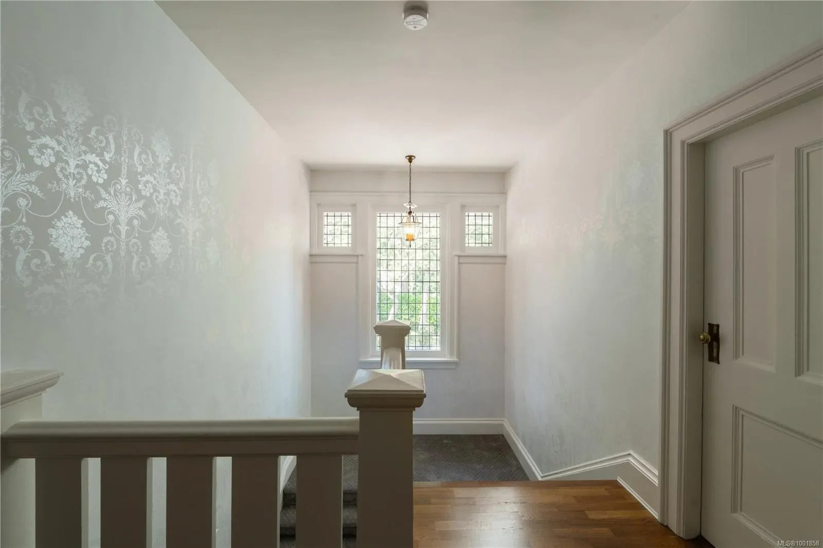 305 Denison Rd, Oak Bay, British Columbia, Canada. - Photo 33