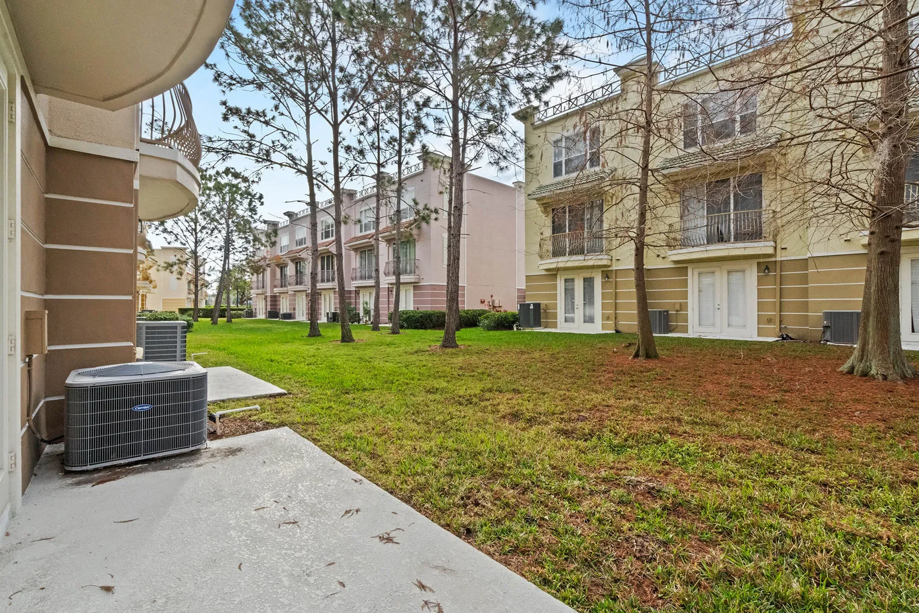 Exterior photo 3
