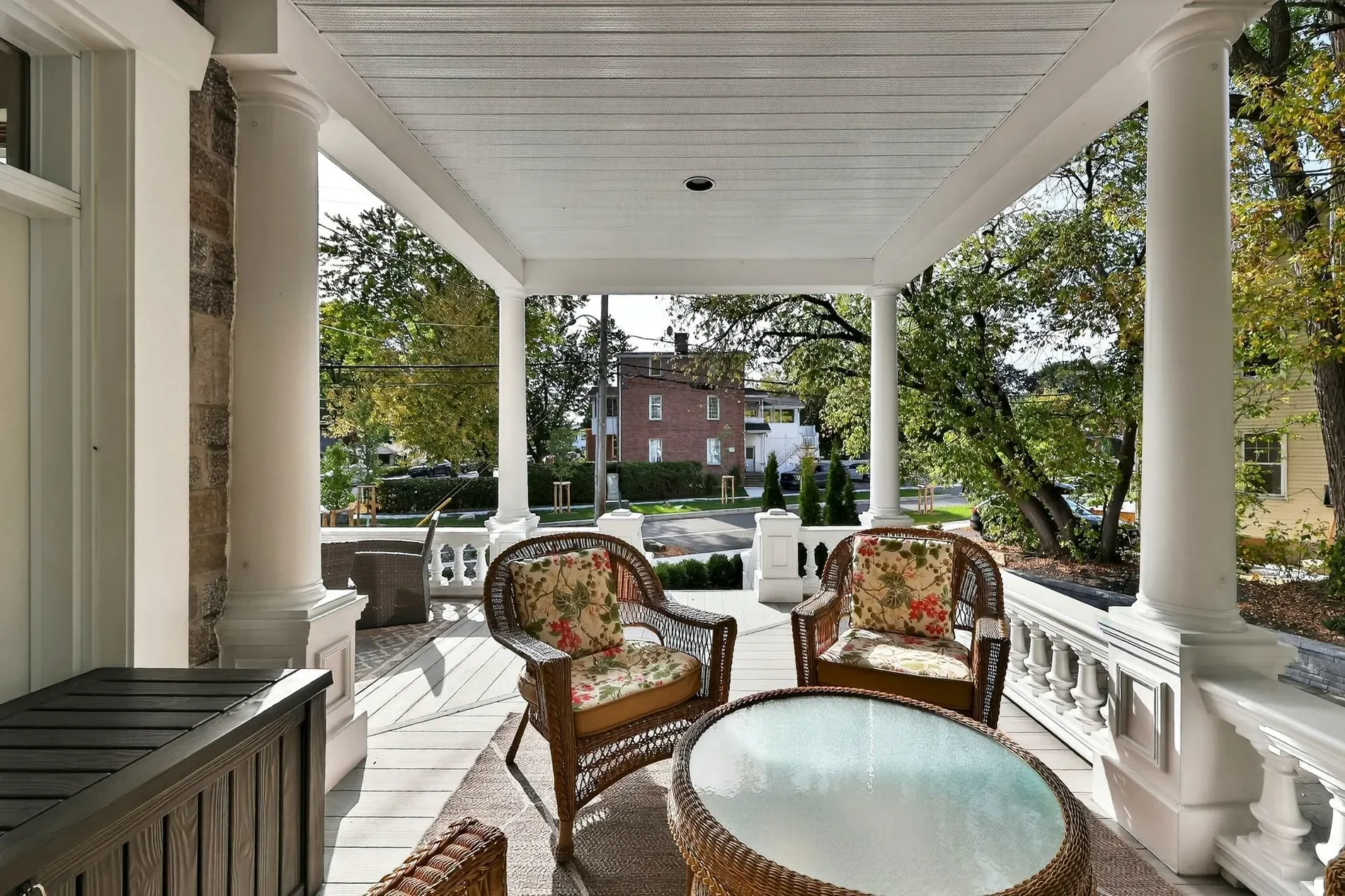 Exterior photo 10